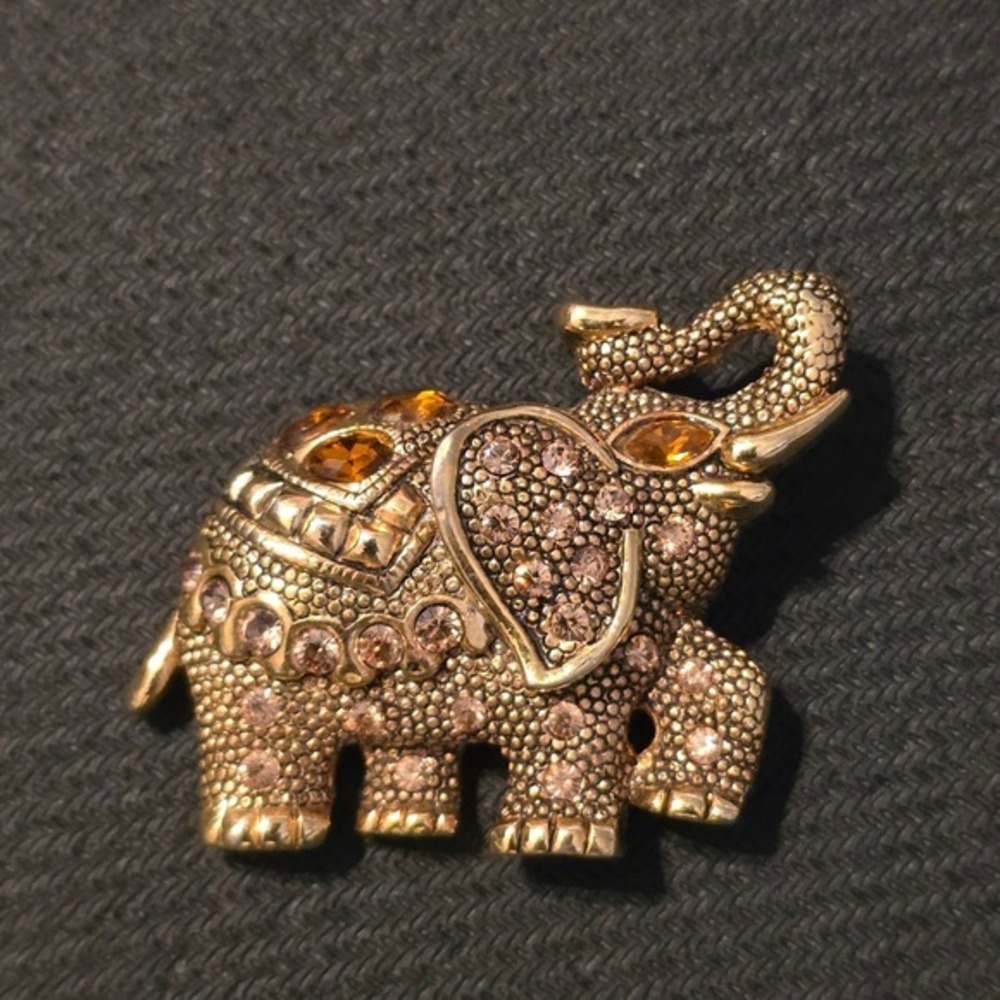 Vintage Style Gold Tone Rhinestone Elephant Brooch Trunk Up Good‎ Luck Pin